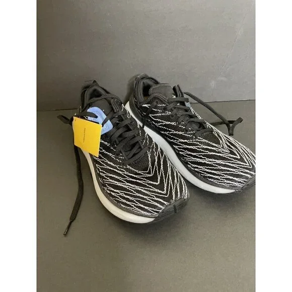 Brandblack Black Tarantula Runner Sneaker Vibram Sole Women's Size 8 NEW - Picture 2 of 7